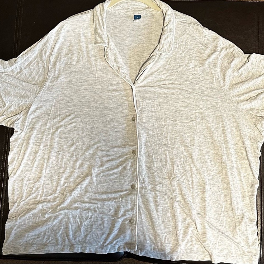 Old Navy Light Gray Pajama Short Set